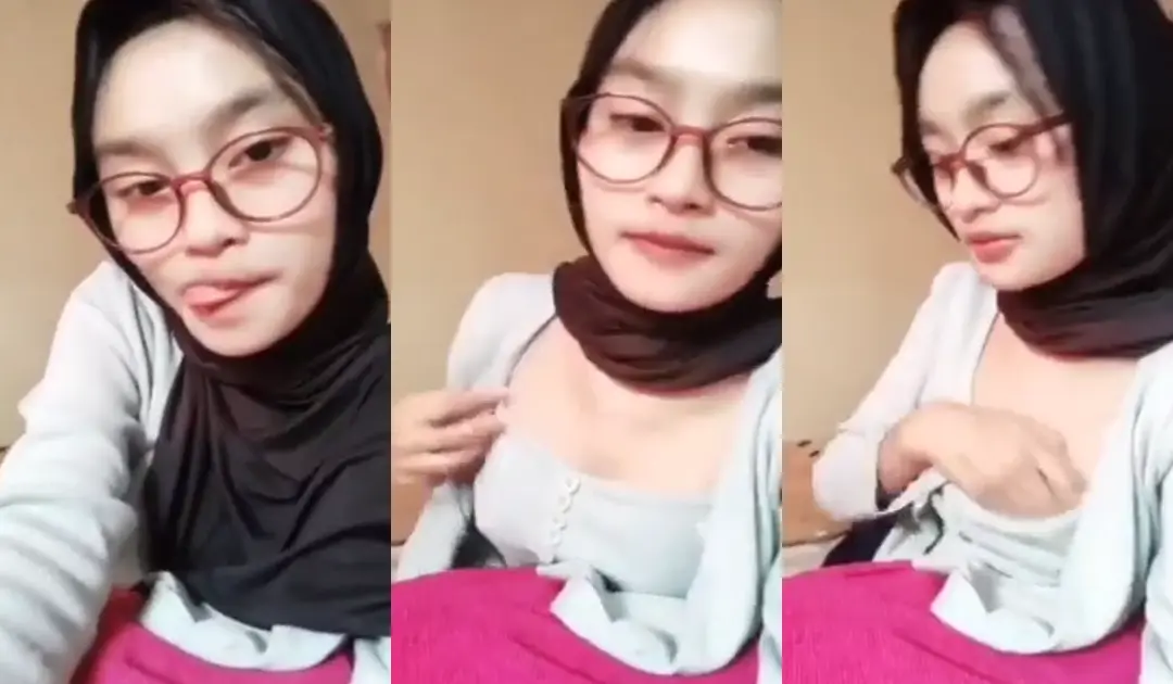 Nonton Bokep Indo Mahasiswi Jilbab Cantik Lagi Jilatin Biji